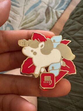 Cute White and Gold Horse Enamel Pin - Pets Small Pets Accessory